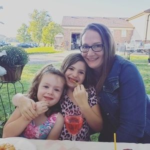 Meet your Posher, Liz